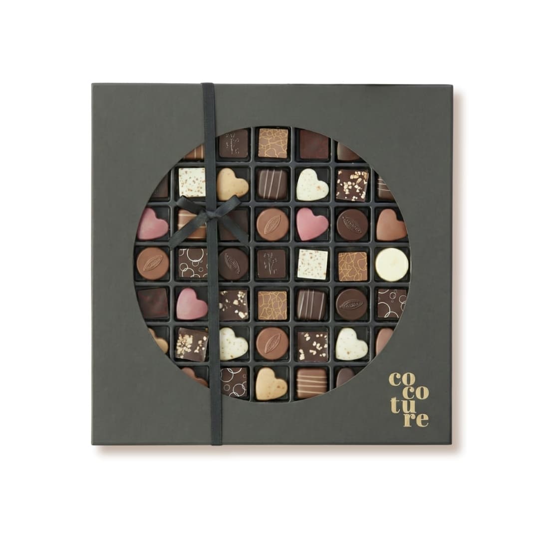 49 stykker fyldte chokolader i sort Cocoture æske - 440g