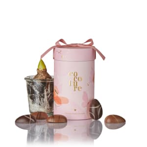 Marcipanæg og fyldte chokoladeæg i lyserødt Cocoture gaverør med blomster og sløjfe - 162g