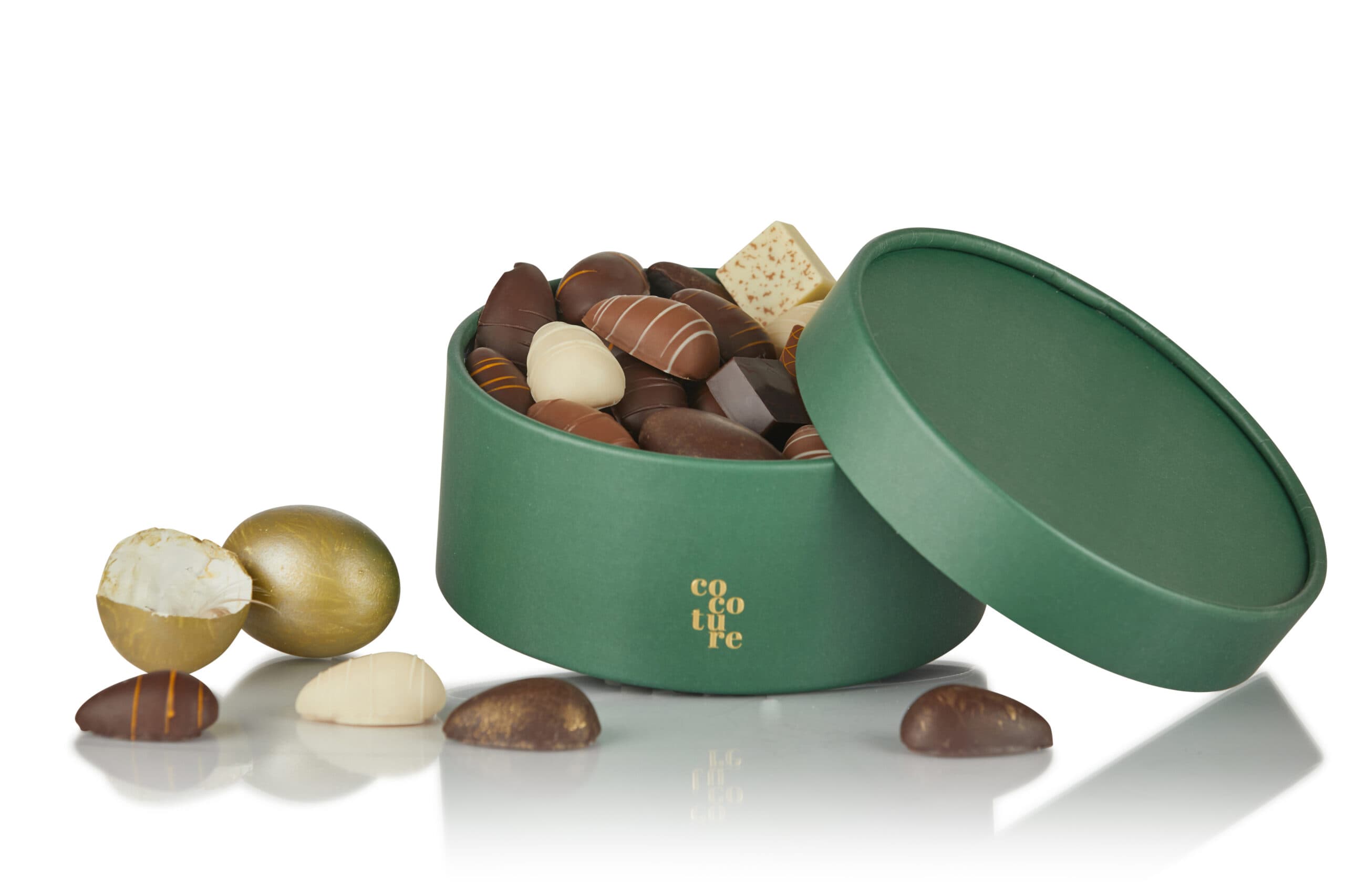 Fyldte chokolade påskeæg og fyldte Cocoture chokoladekugler i grøn Cocoture hatteæske - 400g